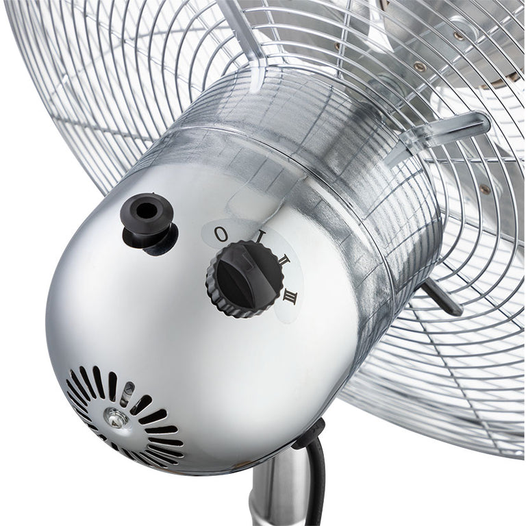 Detalle del panel de control trasero del ventilador Tristar con selector de 3 velocidades
