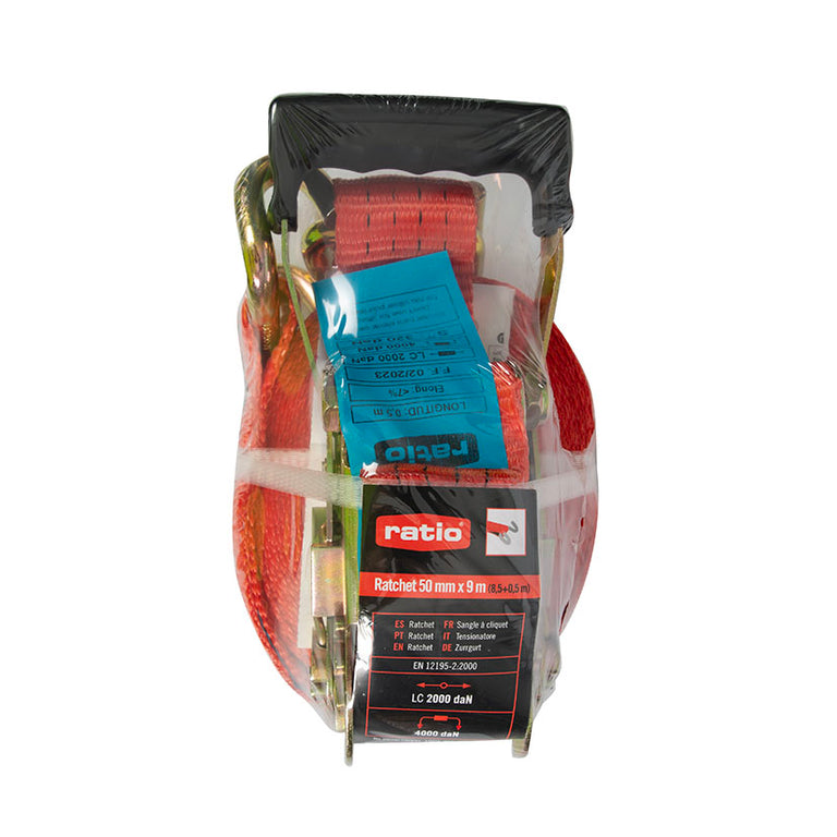 Vista frontal del ratchet RATIO empaquetado con especificaciones de seguridad y normativa visible.