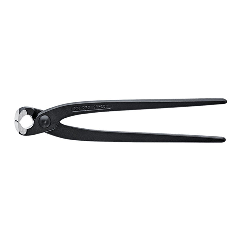 Primer plano de los filos de corte templados de la tenaza rusa KNIPEX 99 00.