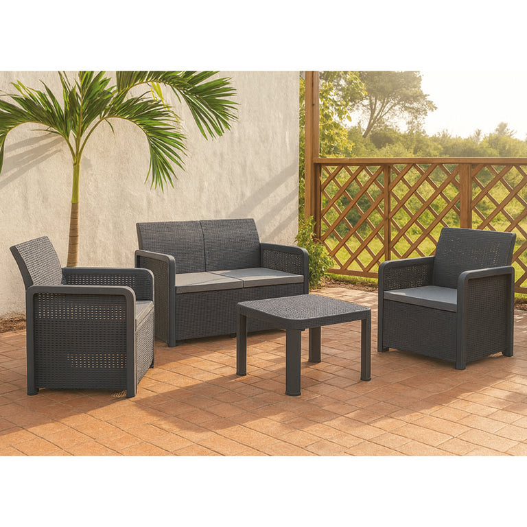 Conjunto de muebles de jardín Azores color grafito con sofá doble, dos sillones y mesa de centro en una terraza.