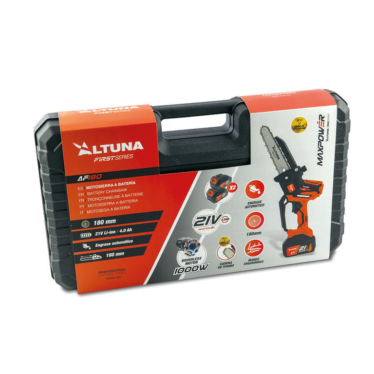 Embalaje original de la motosierra Altuna AF180 detallando especificaciones técnicas de 1000W y 21V.
