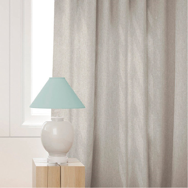 Cortina con ollaos Yacu color gris de 140x250 cm con caída elegante