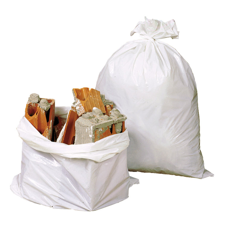Sacos de polietileno blancos para escombros y residuos de obra llenos de ladrillos y cascotes