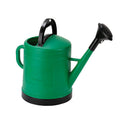 Regadera Garden verde de gran capacidad con doble asa y alcachofa negra para riego profesional.
