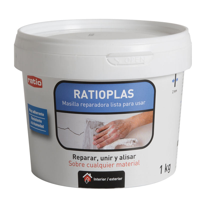 Bote de 1 kg de masilla reparadora Ratioplas de la marca Ratio para alisar y reparar superficies de interior y exterior.