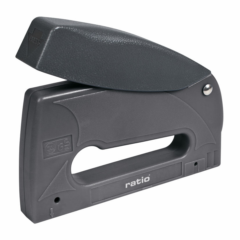 Clavadora manual RATIO ACR150 gris con sistema Action Press para reducción de esfuerzo.