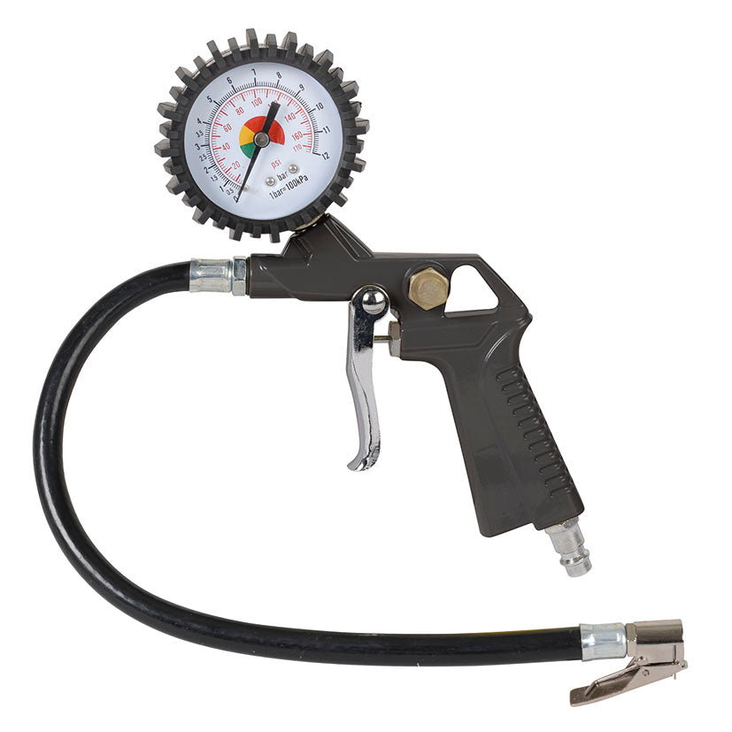 Pistola de inflado neumática RATIO con manómetro protegido y latiguillo flexible para neumáticos.