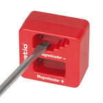 Uso de magnetizador RATIO con punta de destornillador plano para imantar herramientas de acero