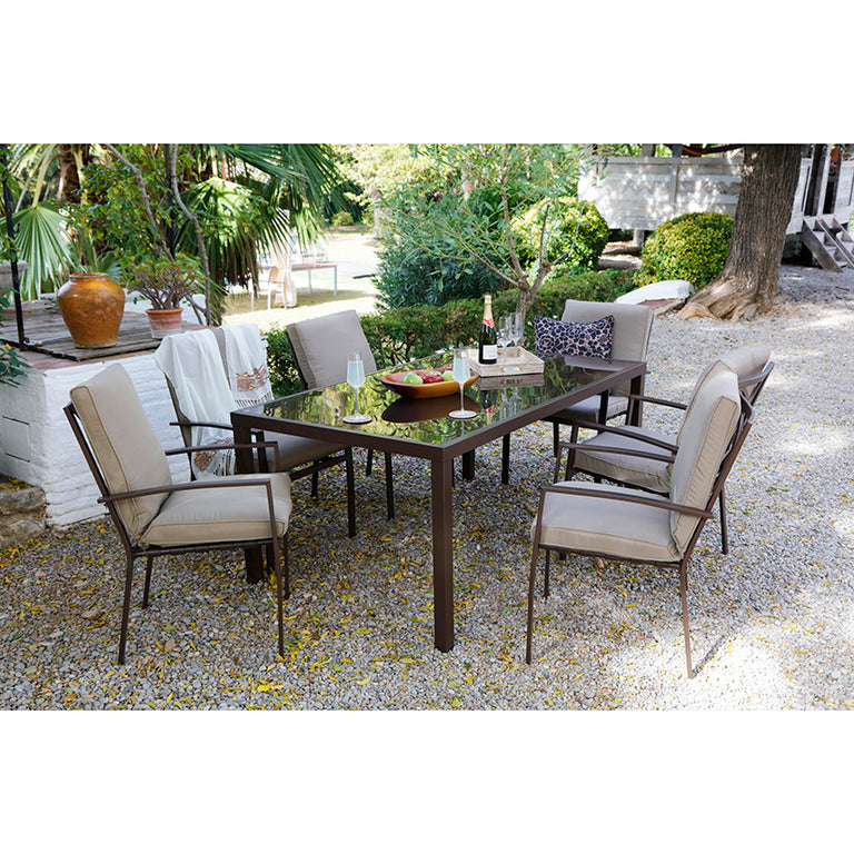 Comedor de jardín completo con mesa y seis sillones Madeira en ambiente exterior