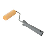Minirodillo RATIO de 11cm para lacar y esmaltar con mango ergonómico gris y rodillo naranja de piel de melocotón.