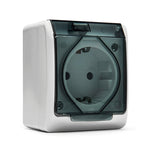 Base de enchufe schuko individual estanca Famatel Pool 54 con tapa transparente gris.