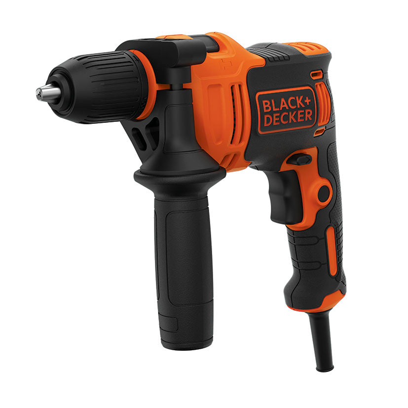 Taladro percutor BLACK+DECKER BEH550-QS de 550W con portabrocas automático y empuñadura lateral ergonómica.