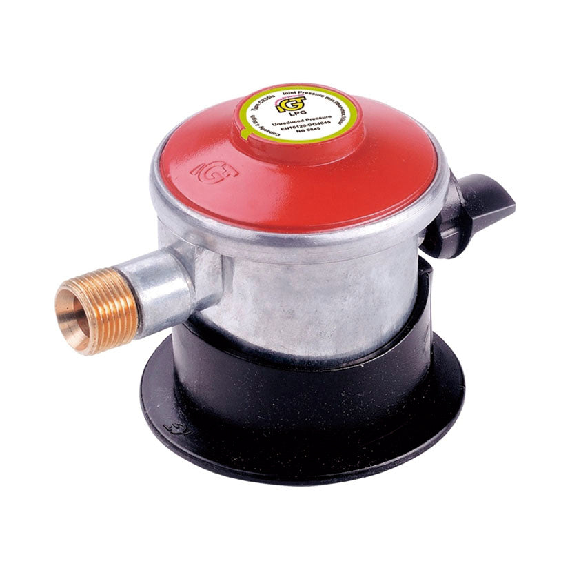 Regulador de gas GLP de salida libre con cuerpo metálico, tapa roja y conexión de rosca para uso industrial.