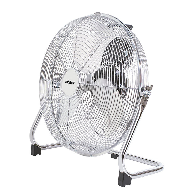 Ventilador circulador de aire Habitex cromado con hélice metálica vista lateral