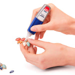Uso de Loctite Perfect Pen para pegar con precisión piezas pequeñas de bisutería.
