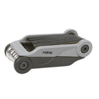 Multiherramienta RATIO 6140 plegada compacta en colores gris y negro.