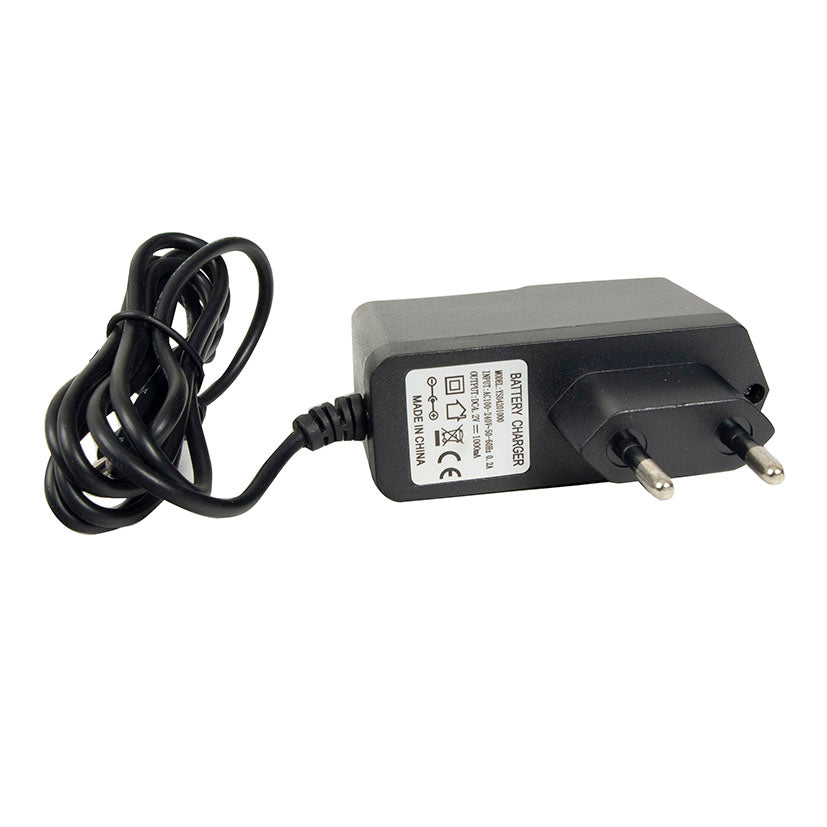 Cargador de pared negro para linterna frontal Ratio con cable integrado y enchufe europeo tipo C.