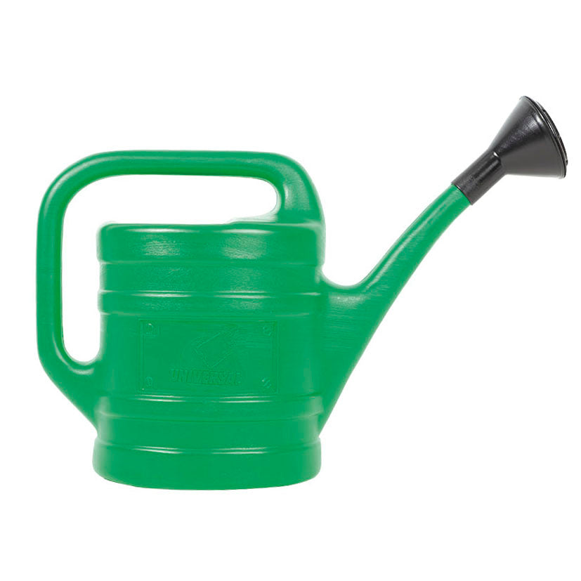 Regadera de plástico verde de 5 litros con asa ergonómica y boquilla de ducha para plantas de hogar.