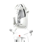 Detalle de colgador Rayen con plancha de vapor y cable recogido en soporte vertical.