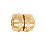 Conector reparador de latón LISTA para mangueras de 13-15mm montado con acabado metálico resistente.