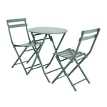 Conjunto de terraza con mesa redonda y dos sillas plegables verdes metálicas