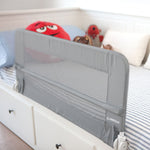 Barrera de cama Arregui instalada en dormitorio infantil mostrando su altura de 42 cm.