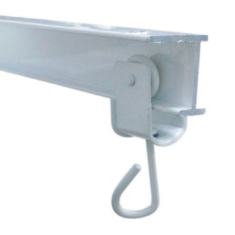 Ejemplo de montaje de la polea MICEL TLD18 instalada en un riel de aluminio blanco para toldo