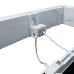 Polea MICEL instalada en estructura de pérgola blanca con cuerda de 8mm en funcionamiento