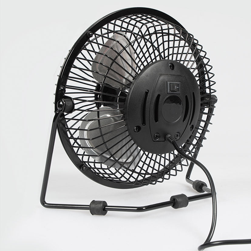 Parte posterior del ventilador Habitex VM-01 mostrando interruptor y cable USB