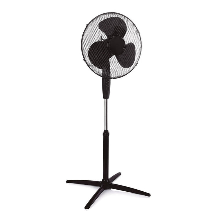 Ventilador de pie Tristar VE-5754 color negro con rejilla de seguridad y base de cuatro patas