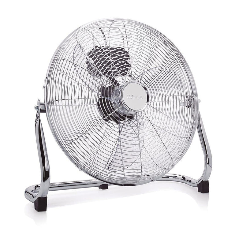 Circulador de aire Tristar VE-5935 cromado de 40cm con aspas metálicas y rejilla de seguridad.
