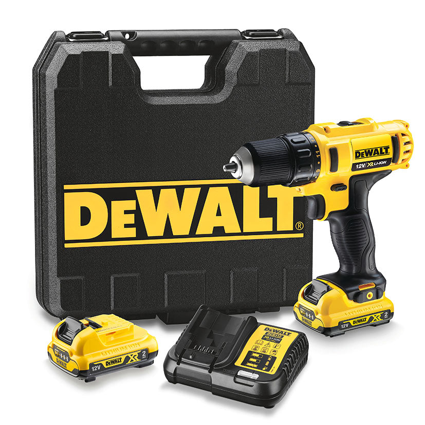 Taladro atornillador DEWALT DCD710D2 con dos baterías de 10.8V, cargador y maletín de transporte negro.