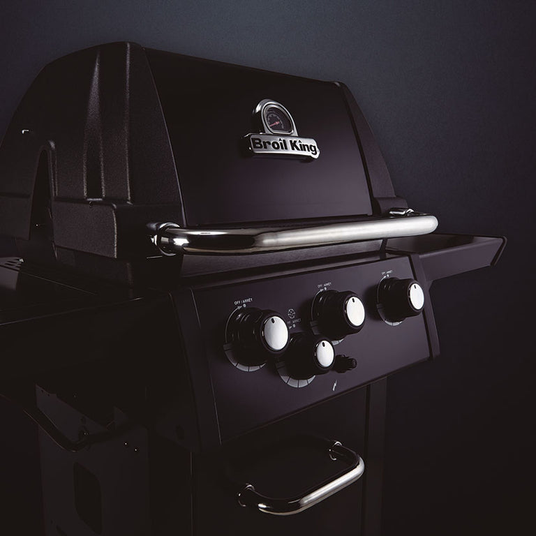 Barbacoa de gas Broil King Royal 340 Shadow negra con estantes laterales y termómetro en la tapa
