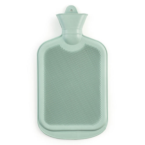 Bolsa de agua caliente de goma color verde menta capacidad 1.8L para termoterapia y calor doméstico.