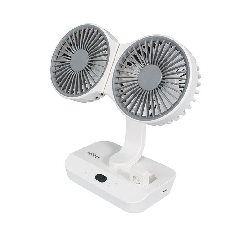 Vista lateral del ventilador recargable Habitex V10 mostrando la articulación de los cabezales y puerto USB-C