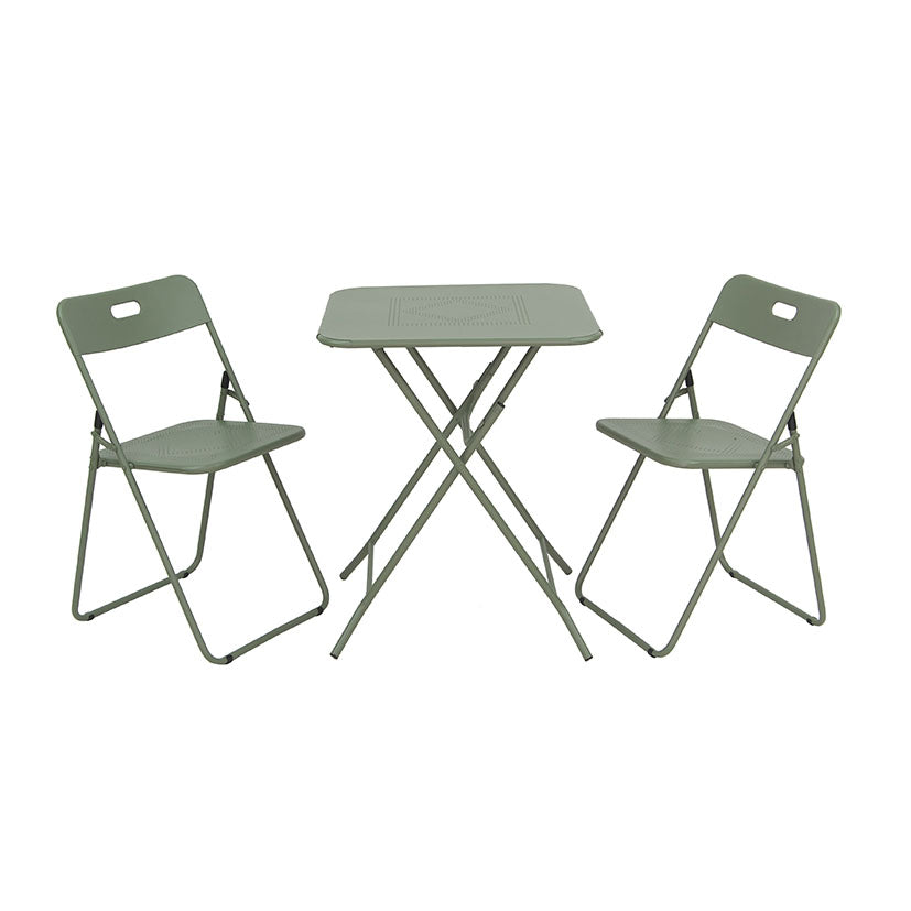 Conjunto de jardín Agata verde salvia con mesa cuadrada y dos sillas metálicas plegables para exterior.