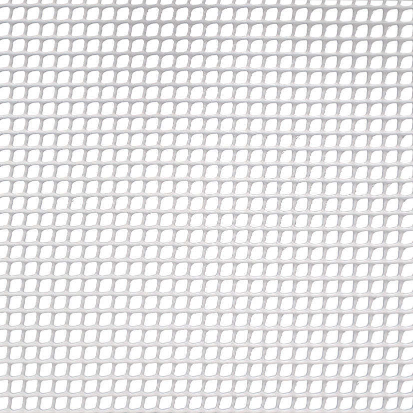 Primer plano de malla plástica cuadrada blanca LISTA para cerramientos y protección.