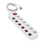 Regleta blanca DUOLEC de 6 tomas con interruptores individuales rojos iluminados y cable de alimentación.