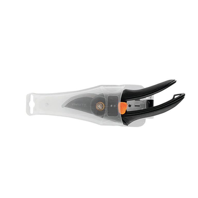 Tijera de podar Altuna J410 dentro de su funda protectora de ABS transparente con detalle de cierre naranja.