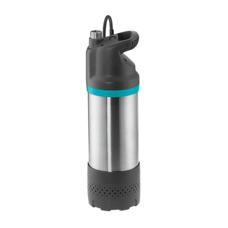 Bomba de presión sumergible GARDENA 5900/4 inox automatic con cuerpo de acero inoxidable y filtro integrado.