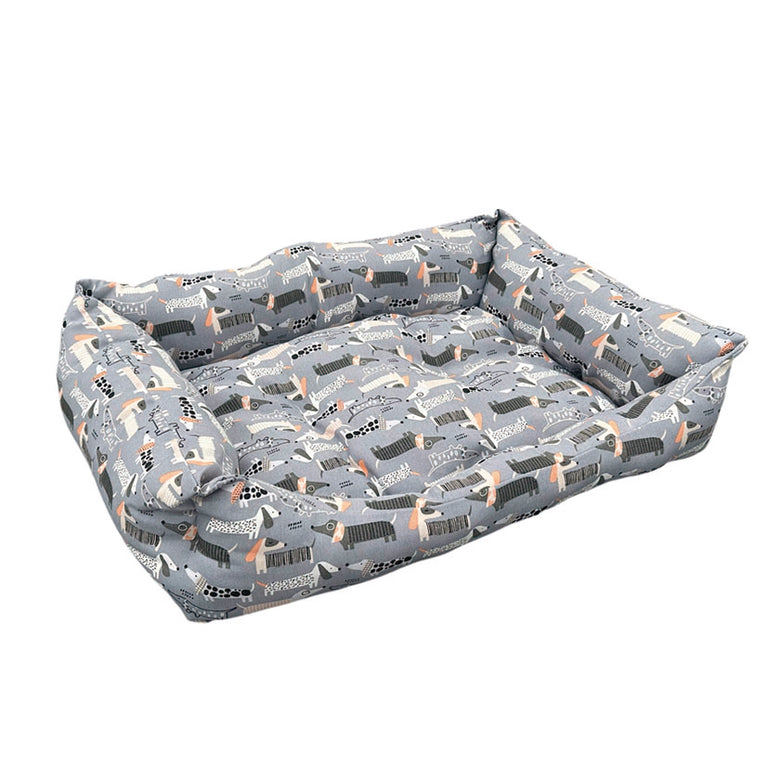 Cama rectangular gris para mascotas con estampado de perros salchicha