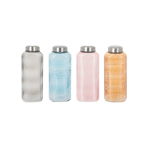 Cuatro botellas de vidrio texturizado en colores gris, azul, rosa y ámbar con tapón de acero.