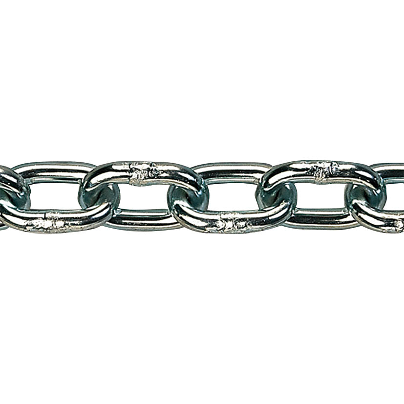Detalle de eslabones de cadena genovesa de acero galvanizado brillante
