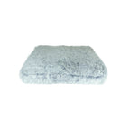 Cama rectangular de pelo largo para mascotas color gris claro JOCCA