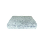 Cama rectangular de pelo largo para mascotas color gris claro JOCCA