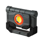 Luz de trabajo NEBO Omni 2K plegada mostrando su diseño compacto y resistente