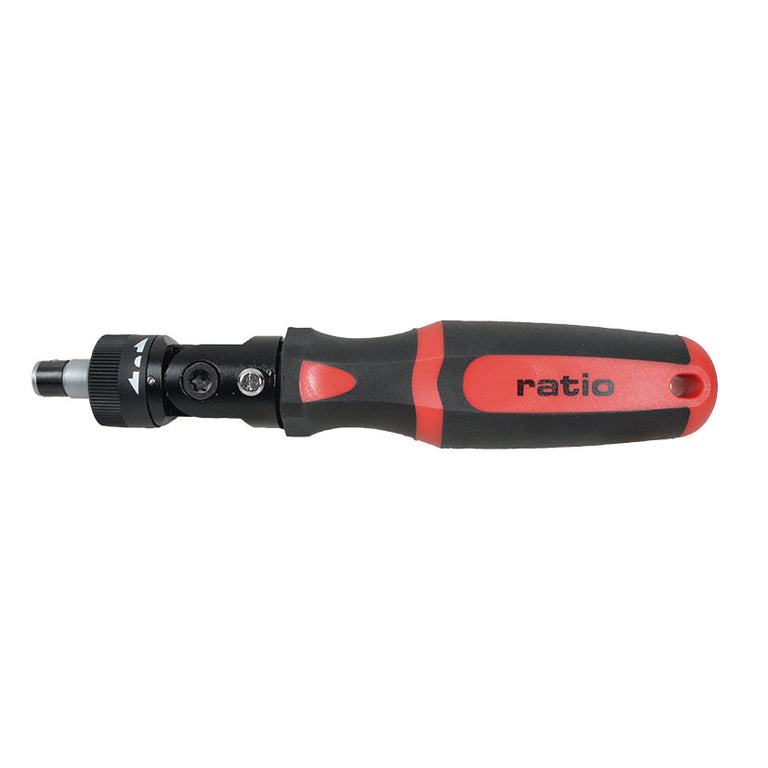 Destornillador articulado de carraca RATIO 7724 en posición recta con mango ergonómico rojo y negro