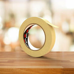 Cinta adhesiva de pintor con soporte de papel crepé de 0,12 mm de grosor, con resistencia puntual a altas temperaturas (hasta 60 °C).
